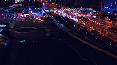 航拍行驶中的地铁城市交通城市夜景4k视频的预览图